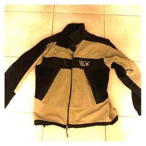 Mountain hardware jacket large